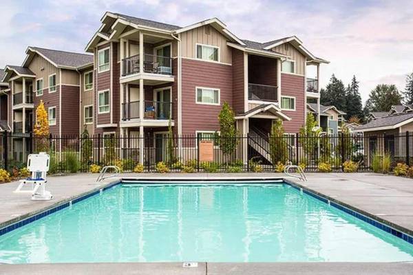$1,500 / 2br - Barra de desayuno, 2 habitaciones 1 baño, Vancouver WA (2401 NE 4 Seasons Ln, Vancouver, WA)63820681719169123