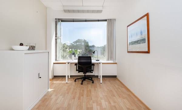 Grand Opening: Supercharge Your Professional Image at the Regus 1