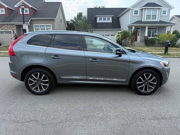 2017 Volvo XC60 T6 AWD con financiamiento disponible, todos aprobados - $9,000 (North Buffalo)63470428253697122