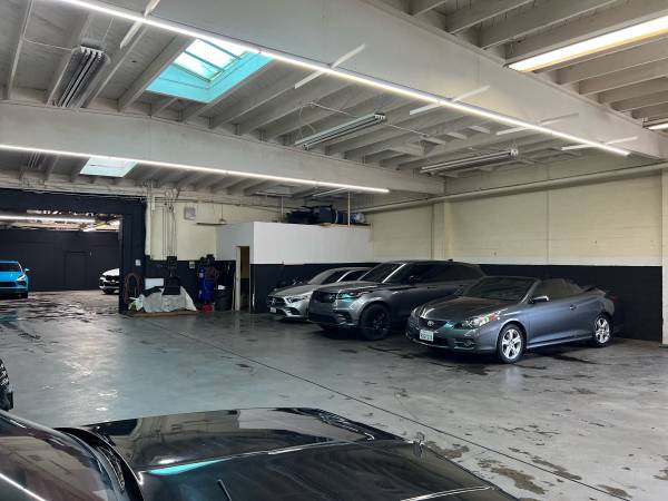$15 parking at LAX airport (Oxnard)63800665018881122
