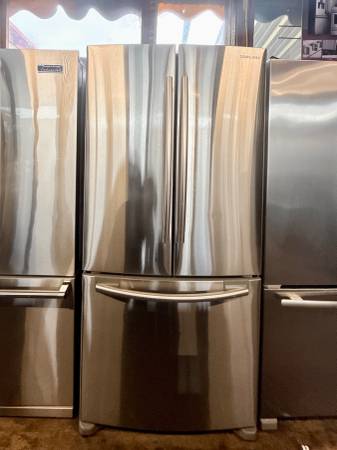 Samsung 18 cu. ft. Counter Depth French Door Refrigerator 1