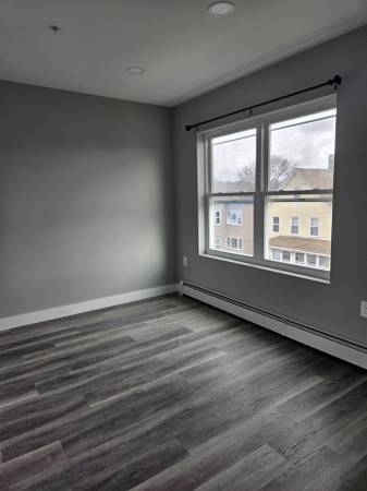$2,500 / 2br - 800ft2 - Unit for rent: 32 Irving St, Unit 2F, Everett MA 02149 (Everett)63996257939586122