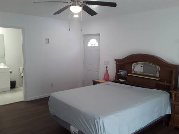 $1,090 / 1br - 370ft2 - Estudio amplio 🏡 con vistas al lago Hernando (Comunidad de Hernando)63963327226370122