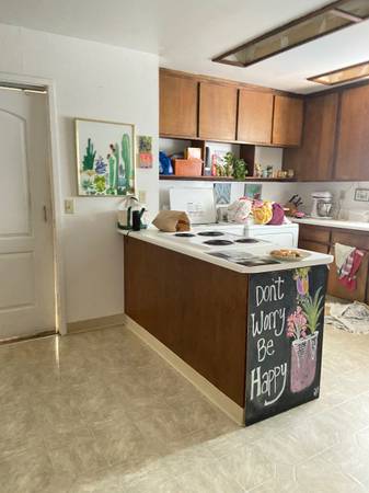 $800 / 1br - Habitación privada en casa con mamá e hija adolescente – Mujer preferida (santa rosa)63868040547075122