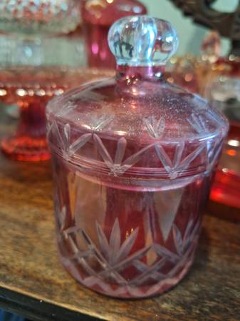 CRANBERRY JAR WITH LID 1