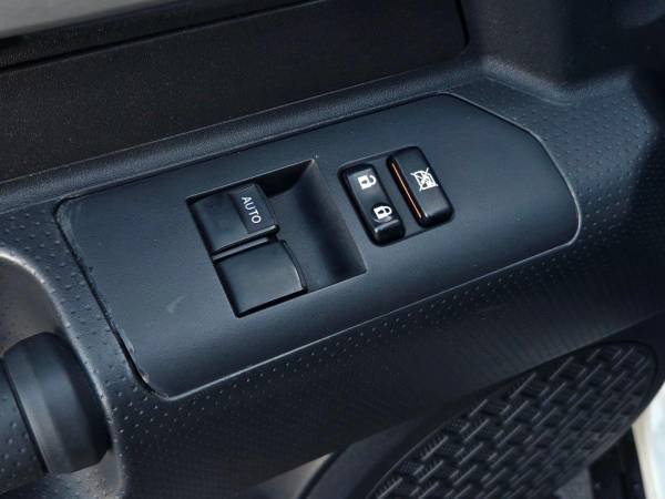 2013 Toyota FJ Cruiser Base - Photo 10