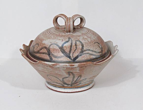 Studio Pottery Lidded Bowl – Signed Hansen Double-Loop Handle (Austin) 1