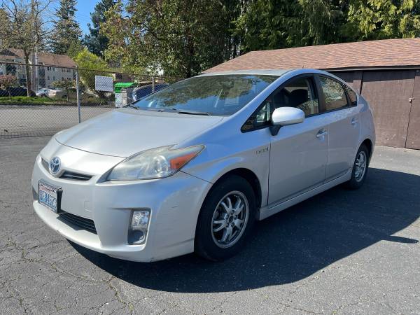 2010 toyota prius - $5,900 (Seattle)63622961984129120