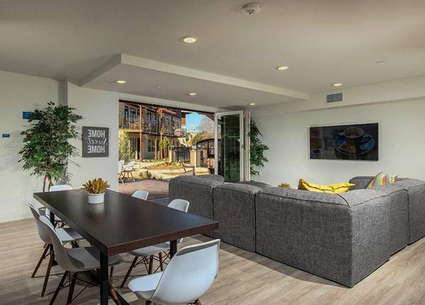 $2,600 / 1br - $500 DE AHORRO - Interior renovado con vista increíble | Gimnasio en el lugar 24 horas (Vista Village)63657123737603121