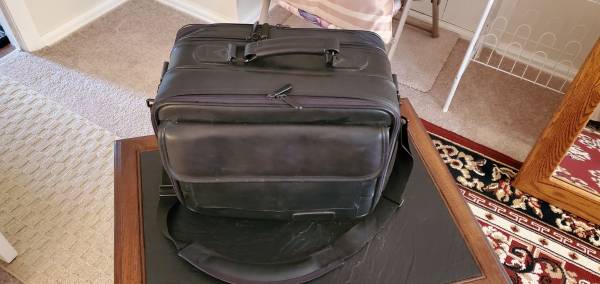 Targus Leather Computer CASE 1