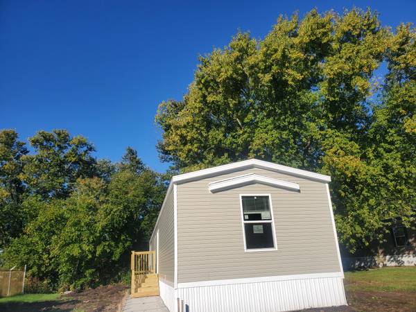New 3 bedroom 2 bath mobile home for rent 1