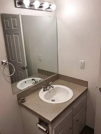 $1,300 / 2br - Small Complex and Spacious Apts | Serene 2 Bedroom (Salem on Browning Ave)63660461119233122
