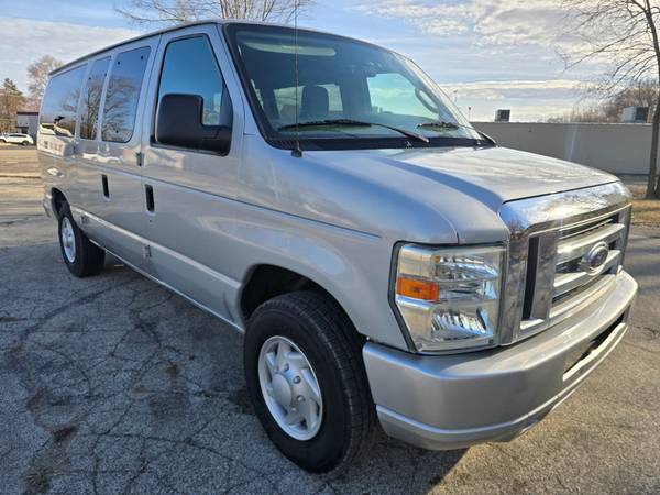 2009 Ford E-150 - Photo 3