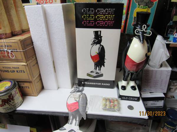 Old Crow AM 8 Transistor Radio New Old Stock Boxed Works 50s 60s Rare 1
