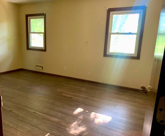$750 / 2br - 170ft2 - Private $750 West BLOOMINGTON Room (all bills included) (West Bloomington)63868696607105124