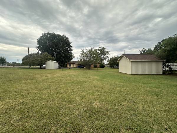 $2500.00 / 3br - 2112ft2 - Charming 3/1 Home on 1+ Acre – Spacious Rental63680176241923122