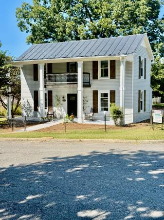 $299,500 / 3br - 1500ft2 - Newly Remodeled 3 bed / 2 bath house (Buena Vista)63851969073921120