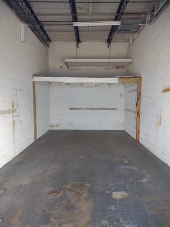$450 / 300ft2 - 300 ft2 Self Storage Garage $450/mo! Only 2 available! (Oakland Park)63825137998081123
