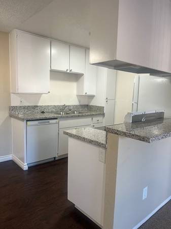 $2,450 / 2br - 1000ft2 - SPARKLING POOL, GATED ACCESS, NEW EVERYTHING SPACIOUS 2 BEDROOMS! (CHULA VISTA)63998600844418122
