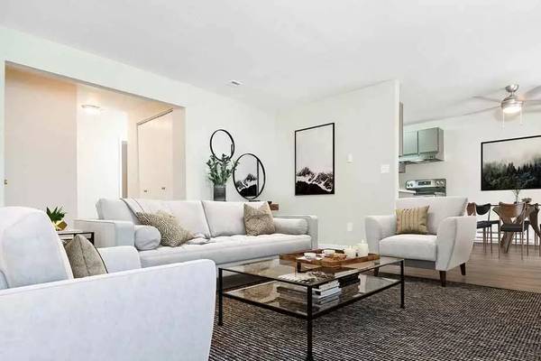 $2,000 / 2br - 925ft2 - Every day's a staycation in our charming 2 BR homes! (University Place - University of Puget Sound)63910194637699120