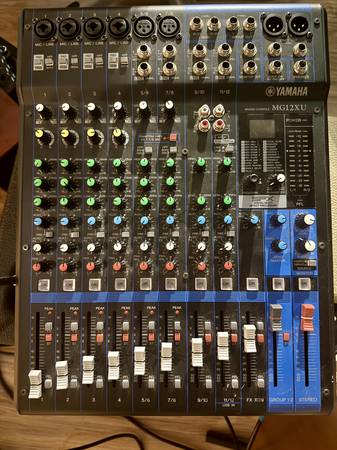 Yamaha MG12XU 12-Channel Mixer 1