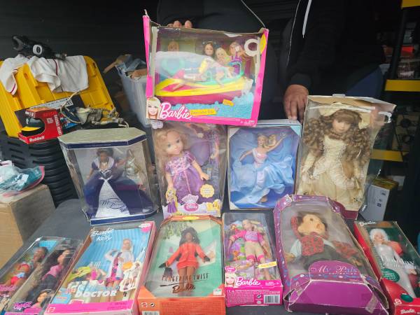 25 barbies new 1
