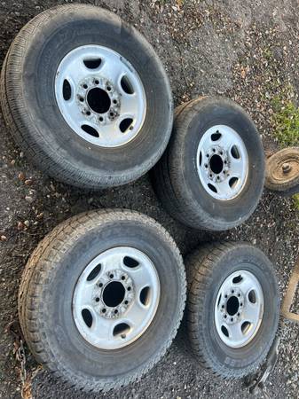 Chevy GMC 2500 3500  wheels n tires 1