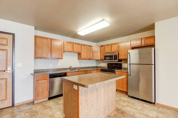 $1,010 / 1br - 812ft2 - In-Unit Laundry, Stainless Steel Appliances, 1bd 1ba (3414 21st Ave NW, Minot, ND)63916992356483122