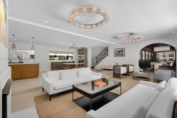 $25,000 / 4br - Venetian Islands 4 bed 3 bath House for lease #287 (miami beach)63825137619459122