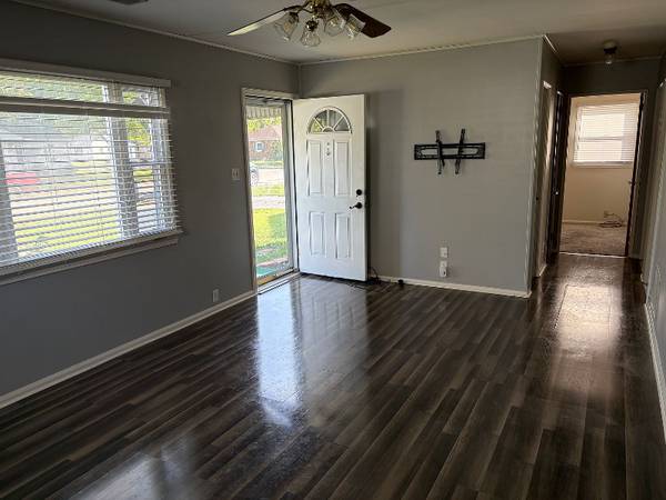 $950.00 / 3br - 2054ft2 - A beautiful and quite neighbor hood. 3 bedroom, 1 bath home with a att63953483784323122