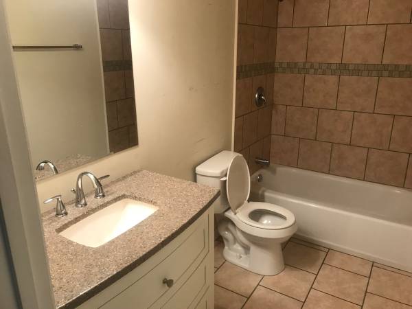 $1,050 / 2br - 1000ft2 - Dos habitaciones una bañera (Johnson City)63847329681283122