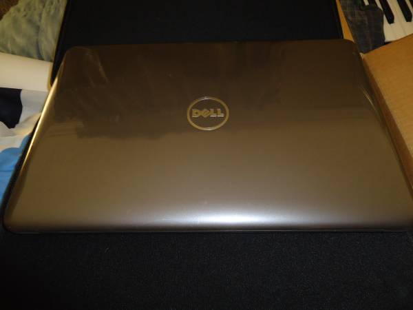 * Dell i7 Inspiron 17" Gaming Laptop with Windows 10 1