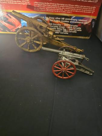 2 diecast cannons both work - $60 (Horn lake.ms)62952593641859120