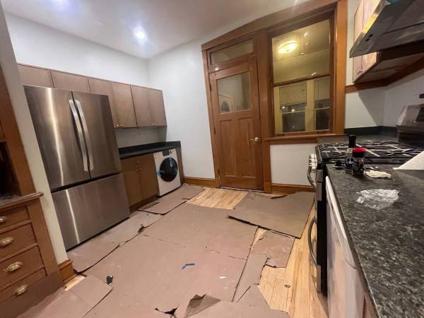 1br in HUGE Edgewater Apt Available ASAP 1