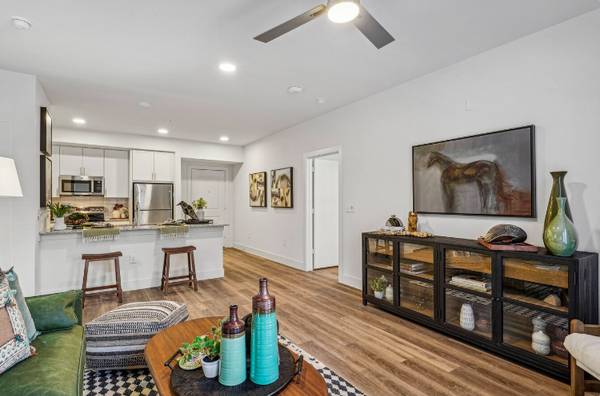 $1,795 / 2br - Un Apartamento Nuevo en McKinney - 8 SEMANAS GRATIS + $1000 - $100 Para Solicitar (McKinney/Allen)63796476528257122