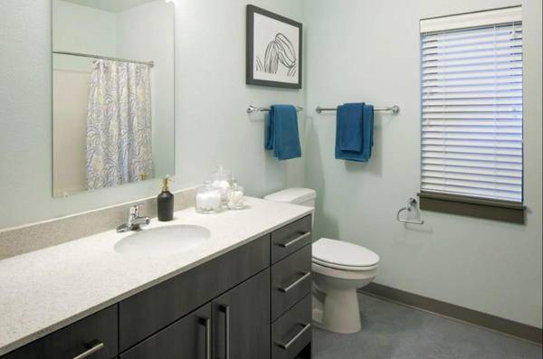 $2,003 / 1br - 655ft2 - Cozy 1 Bedroom with Balcony, W/D & A/C in unit! (John's Landing)64038878745602122