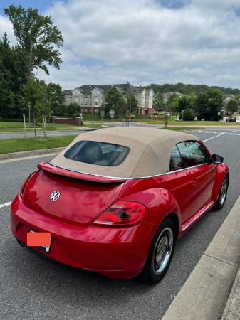 2013 VOLKSWAGEN BEETLE CONVERTIBLE - $9,900 (Landover)63616500021761124