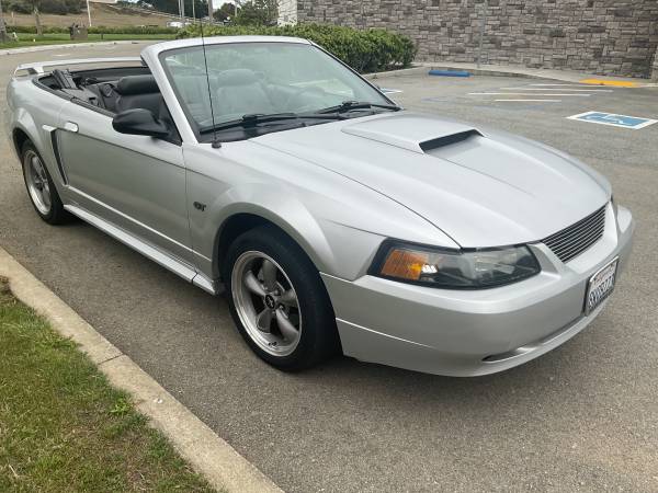 Convertible Ford Mustang GT del 2001 con pocos kilómetros. Solo 119 mil - $5.950 (Daly City)63469636479363123