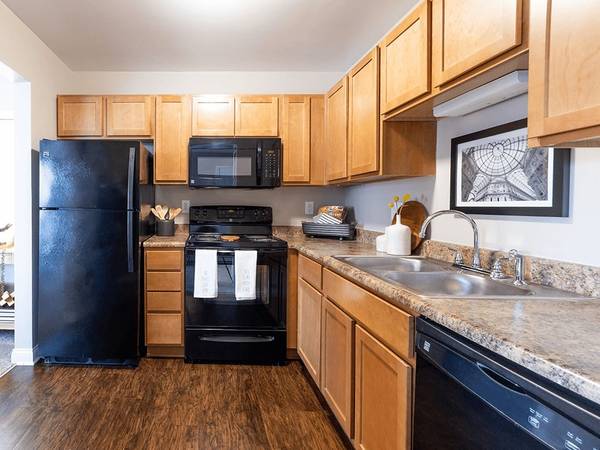 2/BD 1/BA, Resort-Style Swimming Pool, Built-In Microwave 1