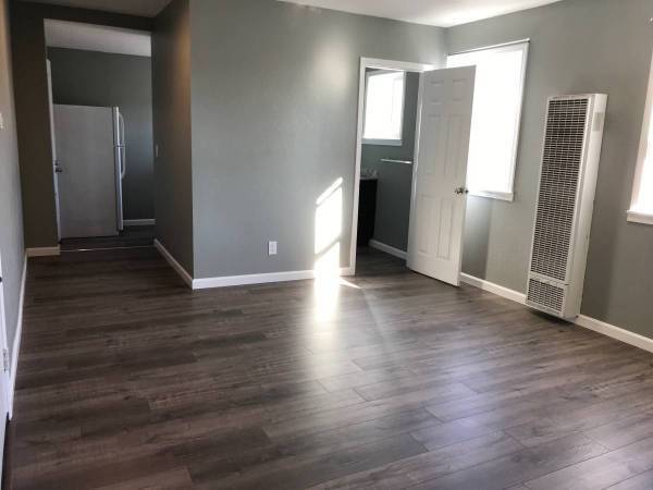 $1,400 / 2br - Beautiful Spacious Duplex (Foothill Farms)63961340296578121