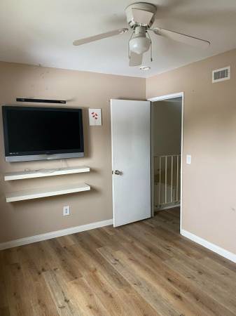 $995 / 4br - 2ba home Private Room w/Loft in Mira Mesa AVAIL December 1, 2025 (MIRA MESA)63998455292290120