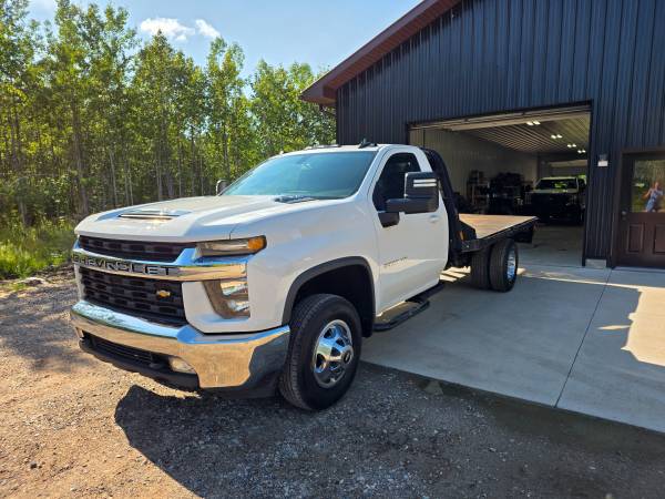 2022 CHEVY SILVERADO 3500 LT 4X4 6.6 DURAMAX DIÉSEL POCOS KILÓMETROS SUR - $46,900 (HESSEL MI)634702354420491213