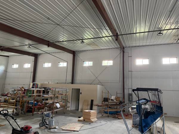 $3,100 / 2380ft2 - Office and warehouse space for rent.  Ready in March 2026 (N. Lawrence)64025162894595122