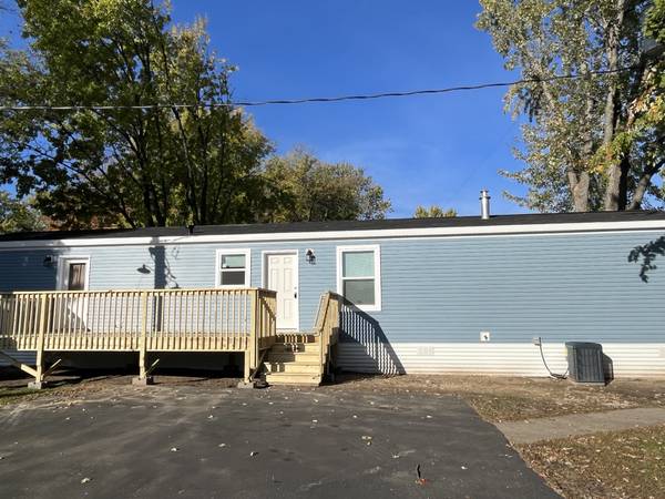 $89,500 / 924ft2 - 3 Bedroom/2 Bath Home! - RVP #51 (St Cloud)63988649042562120