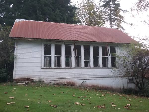 $400,000 / 2br - Unique 1 Room Schoolhouse (Longview)64282324413186122