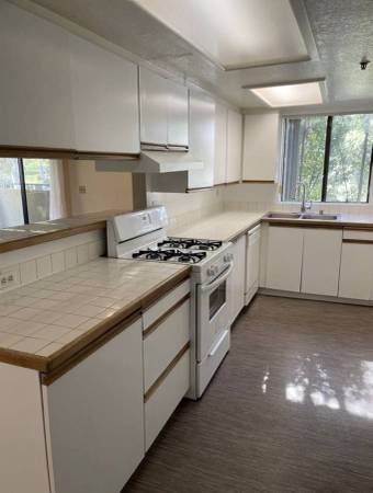 HOUSE FOR RENT 1