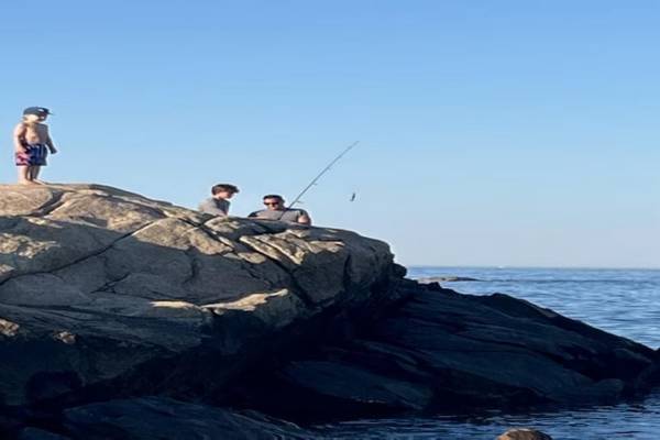 $1 / 4br - Charming! Direct ocean front house on private Minot beach in Scituate Sleeps 11. (Scituate, MA)63892102400387122