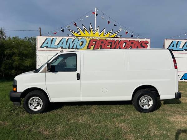 2021 Chevrolet Express Van de Carga G2500 con puerta deslizante, estantes, cajas, I - $18,970 (New Braunfels)63439347084419121