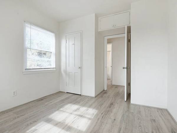 $1,500 / 1br - TIMBER LOFT WITH ONE BEDROOM AND 1.5 BATHROOM. (san diego)64037045083649122