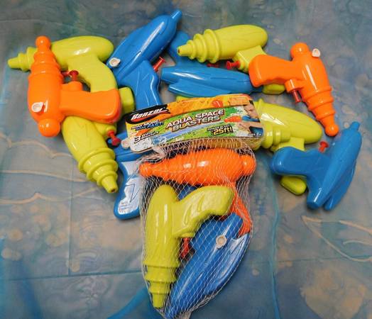 Squirt Guns 14 Water Blasters Banzai 1